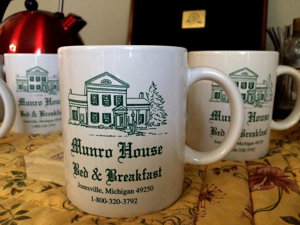 Munro House Bed And Breakfast Jonesville エクステリア 写真
