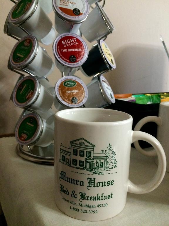 Munro House Bed And Breakfast Jonesville エクステリア 写真