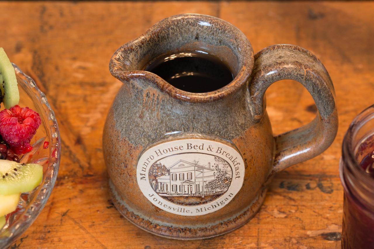 Munro House Bed And Breakfast Jonesville エクステリア 写真